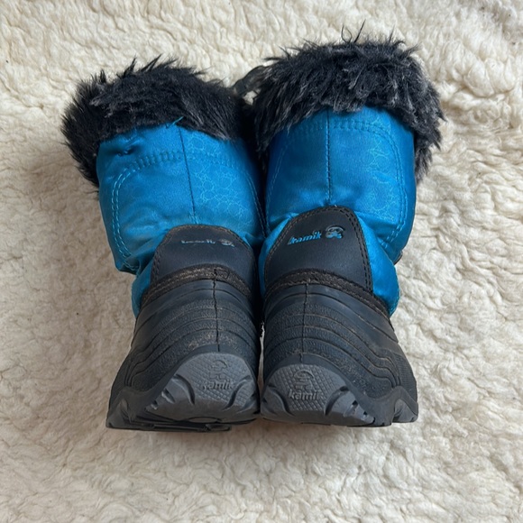 Kamik snow boots with fur. Toddler size 11 - Picture 3 of 6
